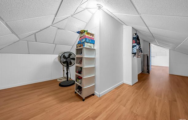 6249 Mccleery Street Kerrisdale