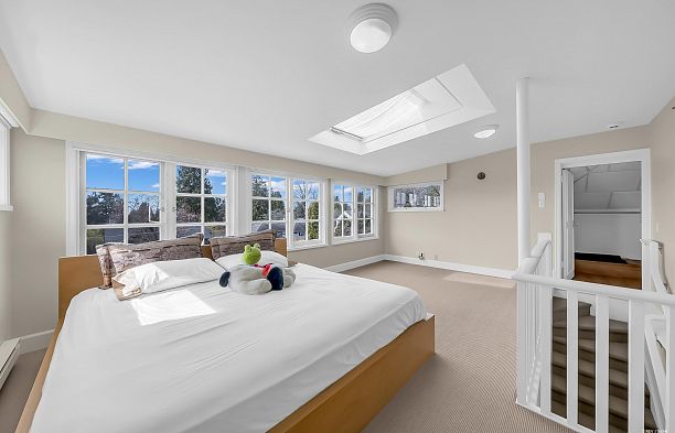 6249 Mccleery Street Kerrisdale