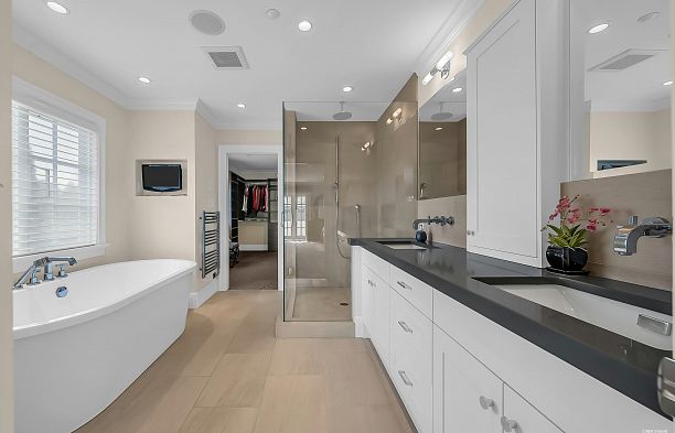 6249 Mccleery Street Kerrisdale