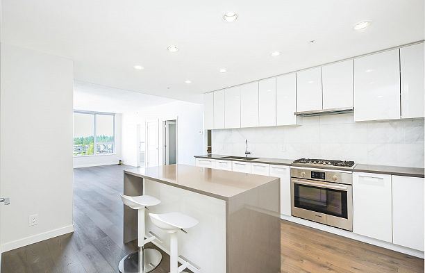 1302 3487 Binning Road University VW