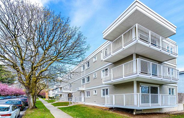 102 8690 Montcalm Street Marpole