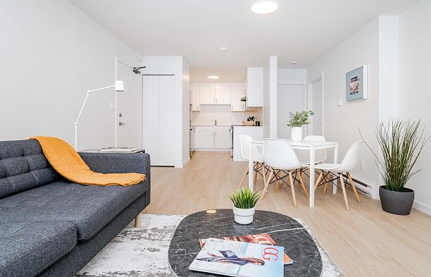 102 8690 Montcalm Street Marpole