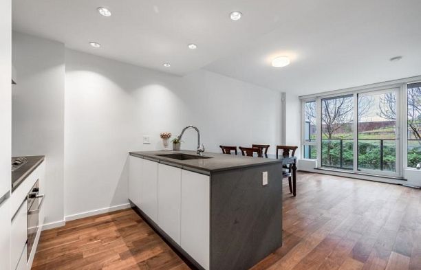 612 8488 Cornish Street S.W. Marine
