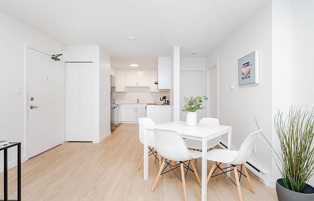 102 8690 Montcalm Street Marpole