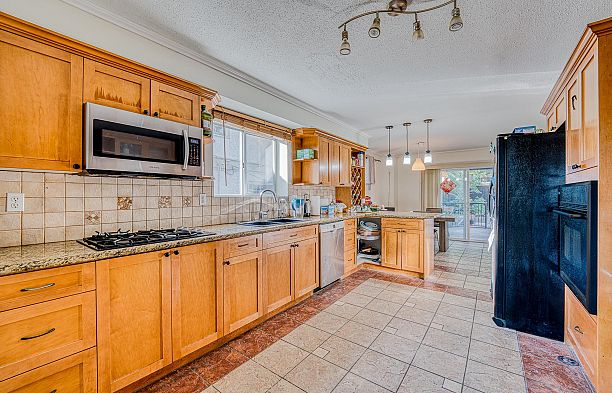 3657 W 29th Avenue Dunbar