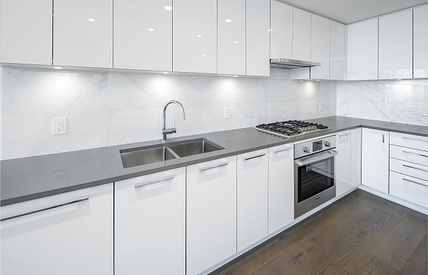 1302 3487 Binning Road University VW