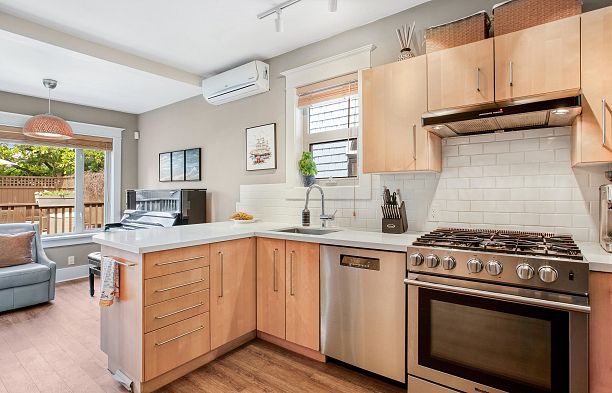 1353 Maple Street Kitsilano