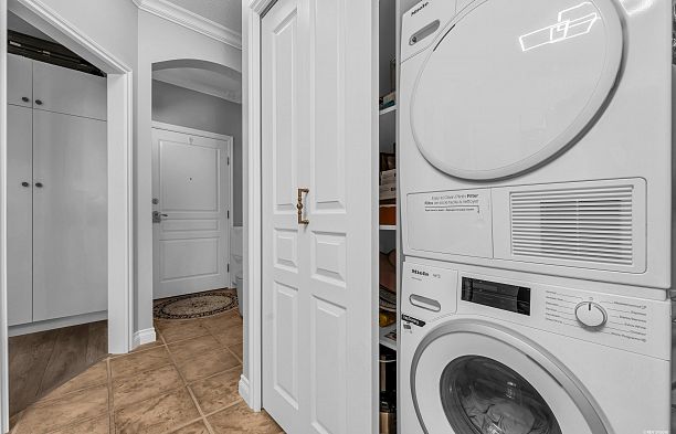 311 2175 Salal Drive Kitsilano