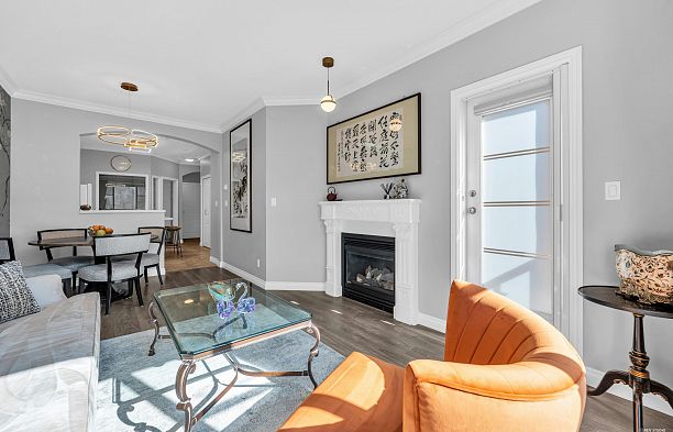 311 2175 Salal Drive Kitsilano