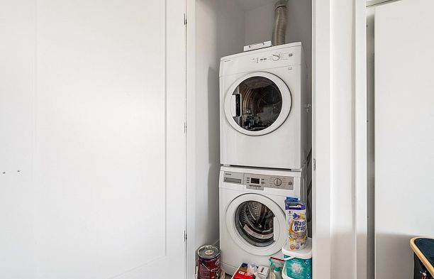 603 5693 Elizabeth Street Cambie