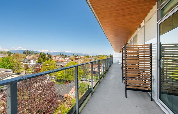 603 5693 Elizabeth Street Cambie