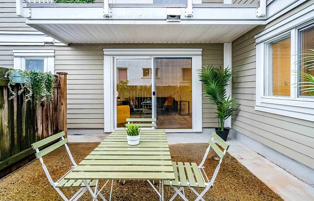 102 8690 Montcalm Street Marpole