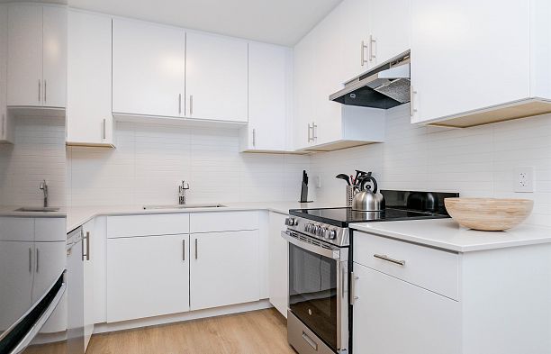 102 8690 Montcalm Street Marpole