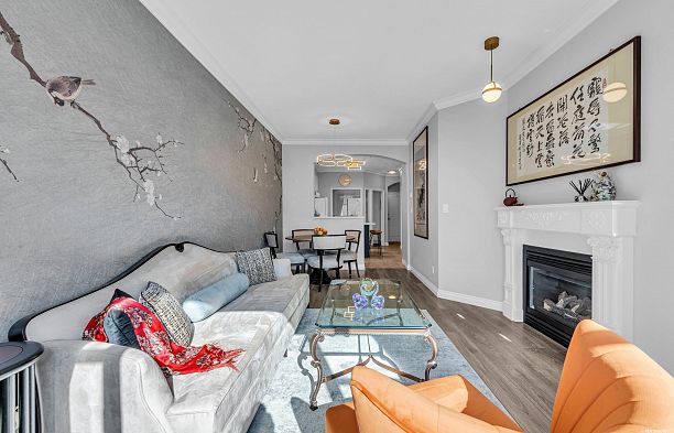 311 2175 Salal Drive Kitsilano