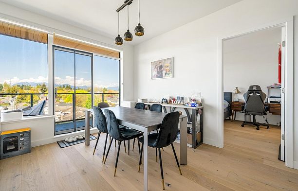 603 5693 Elizabeth Street Cambie