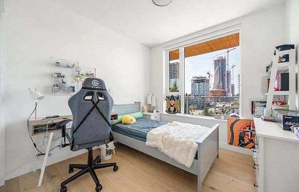 603 5693 Elizabeth Street Cambie