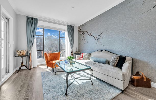311 2175 Salal Drive Kitsilano