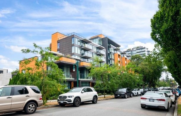 612 8488 Cornish Street S.W. Marine