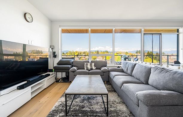 603 5693 Elizabeth Street Cambie