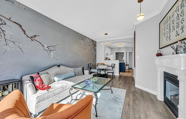 311 2175 Salal Drive Kitsilano