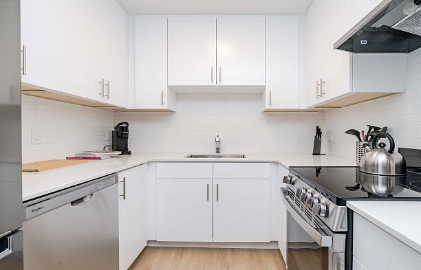 102 8690 Montcalm Street Marpole