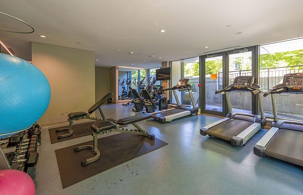 1302 3487 Binning Road University VW