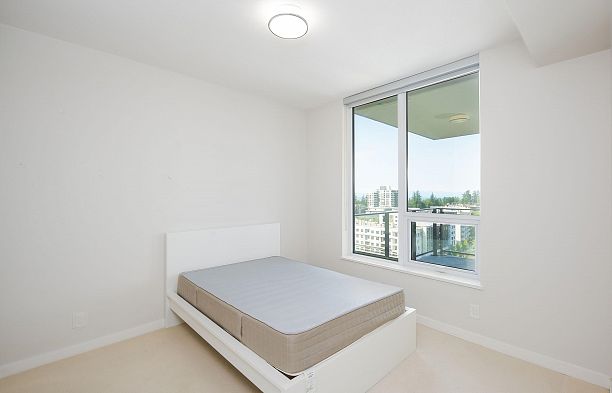 1302 3487 Binning Road University VW