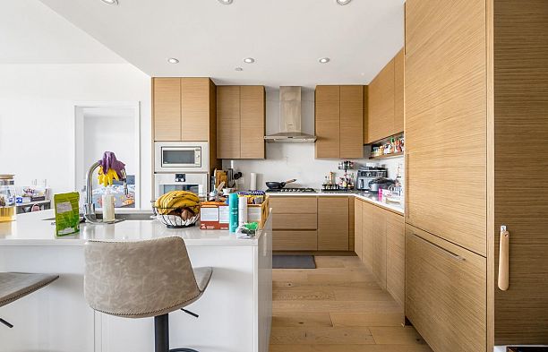 603 5693 Elizabeth Street Cambie