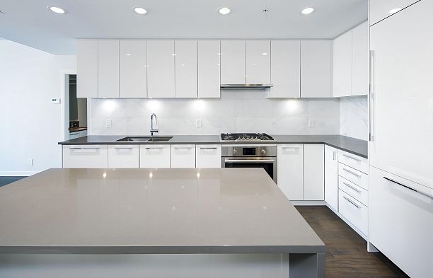 1302 3487 Binning Road University VW