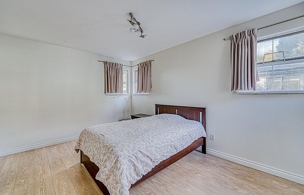 3657 W 29th Avenue Dunbar