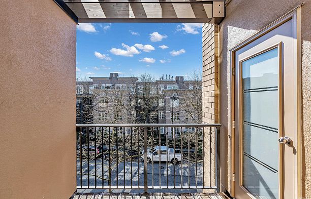 311 2175 Salal Drive Kitsilano