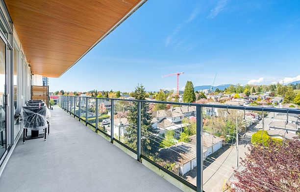 603 5693 Elizabeth Street Cambie