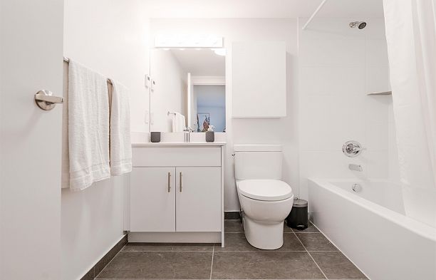 102 8690 Montcalm Street Marpole