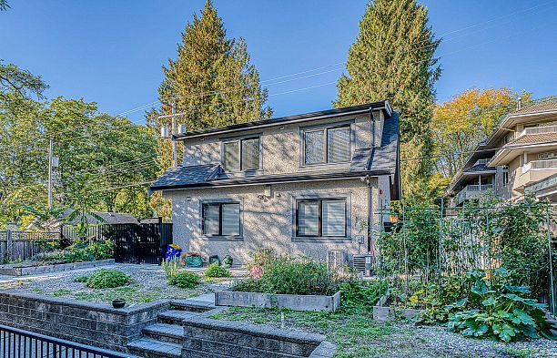 3657 W 29th Avenue Dunbar