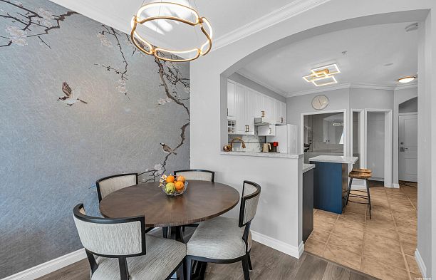 311 2175 Salal Drive Kitsilano