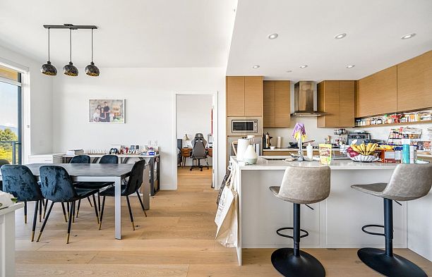 603 5693 Elizabeth Street Cambie