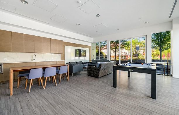 603 5693 Elizabeth Street Cambie