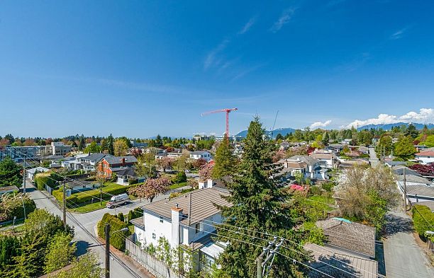603 5693 Elizabeth Street Cambie
