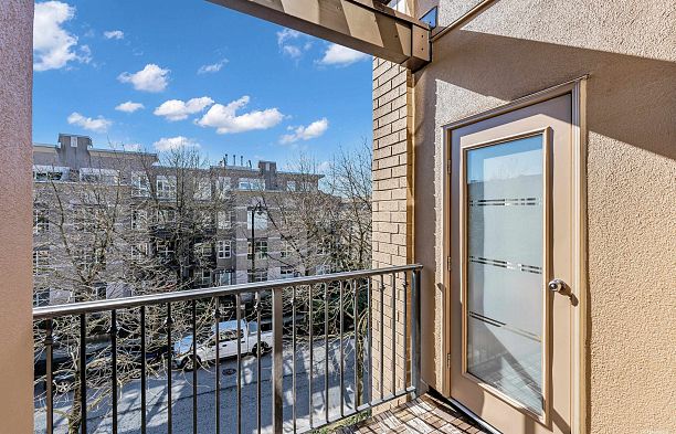 311 2175 Salal Drive Kitsilano