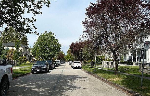 115 W 47th Avenue Oakridge VW