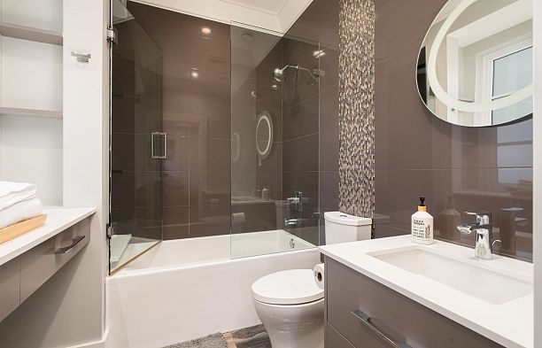 2820 W 32nd Avenue MacKenzie Heights