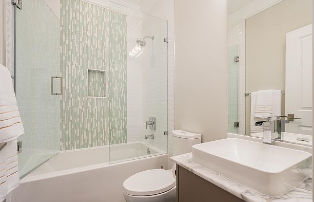2820 W 32nd Avenue MacKenzie Heights
