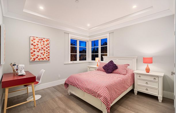 2820 W 32nd Avenue MacKenzie Heights