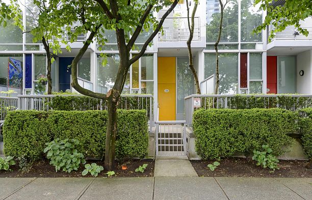 128 Dunsmuir Street Downtown VW