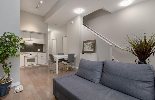 128 Dunsmuir Street Downtown VW