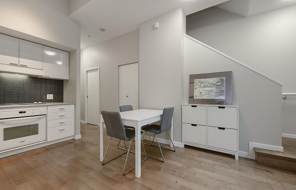 128 Dunsmuir Street Downtown VW