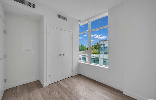 303 5077 Cambie Street Cambie