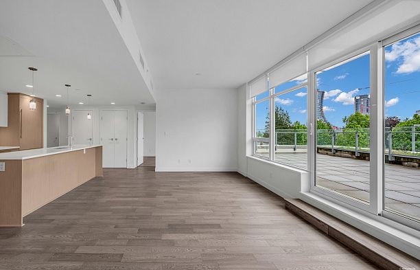 303 5077 Cambie Street Cambie