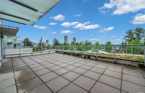 303 5077 Cambie Street Cambie