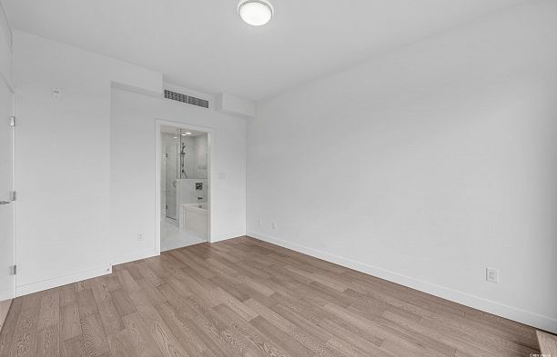 303 5077 Cambie Street Cambie